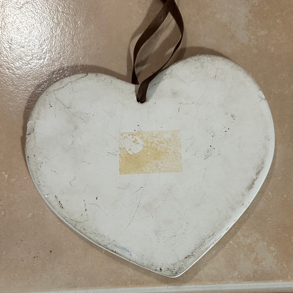 Heart-Shaped White Wall Hanging Decor - Picture 2 of 2